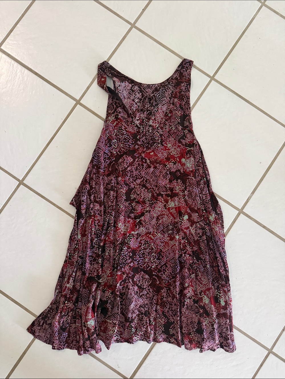 Dress in Burgundy Multi Print - Picture 2 of 2